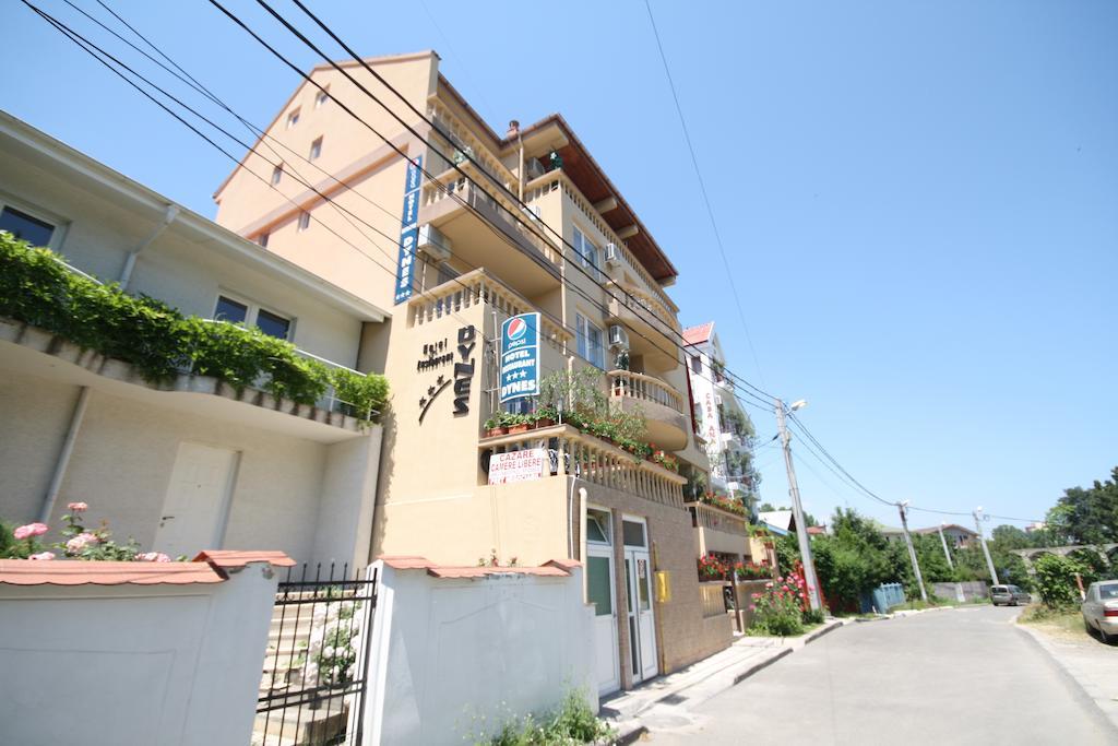 Hotel Dynes Eforie Nord Buitenkant foto