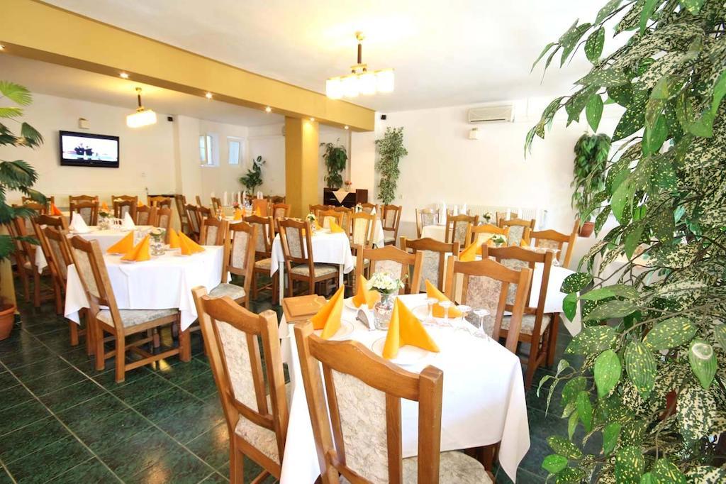 Hotel Dynes Eforie Nord Buitenkant foto