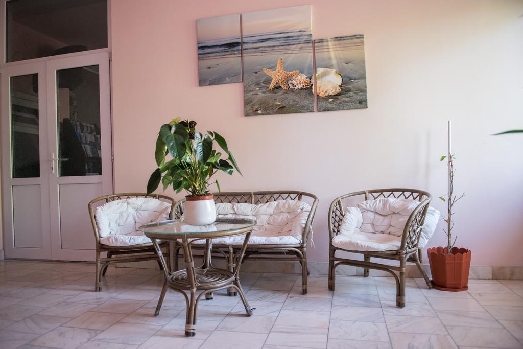 Hotel Dynes Eforie Nord Buitenkant foto