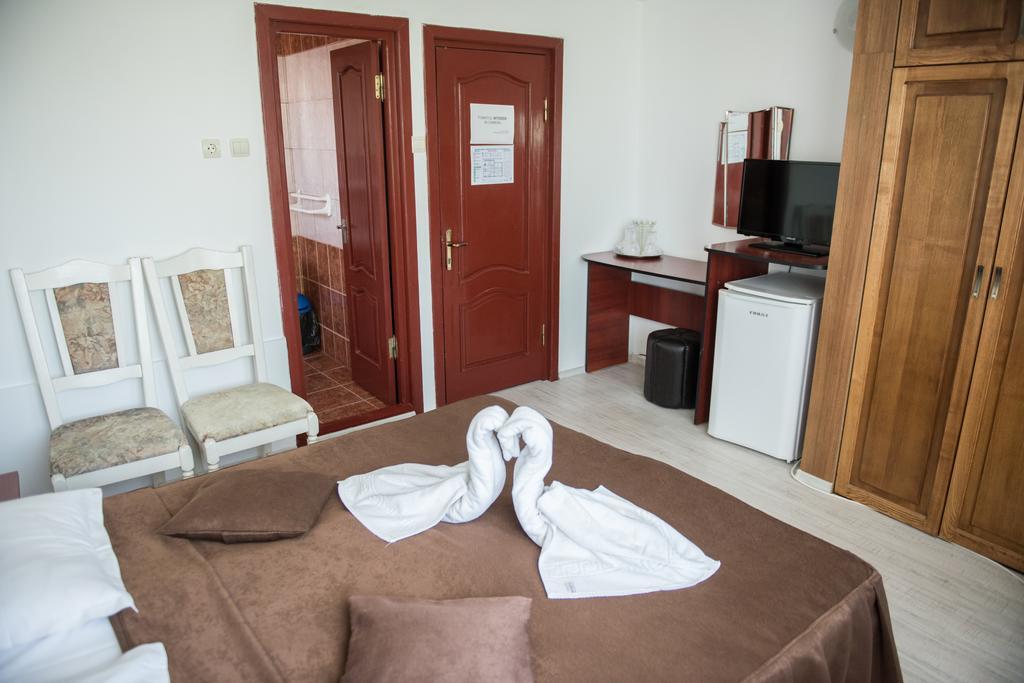 Hotel Dynes Eforie Nord Buitenkant foto