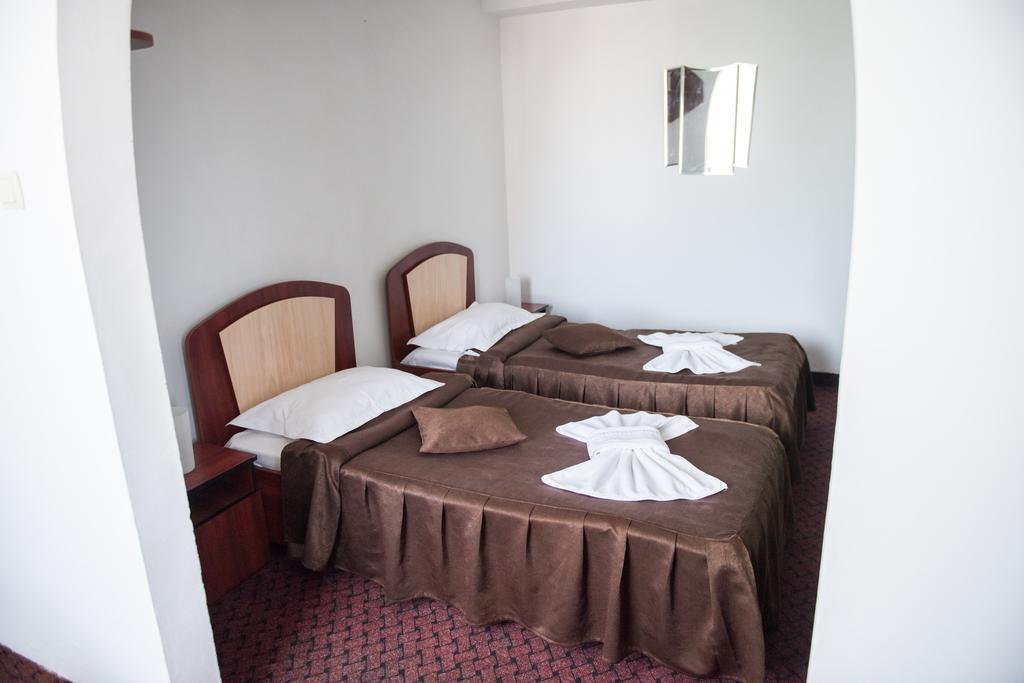 Hotel Dynes Eforie Nord Buitenkant foto