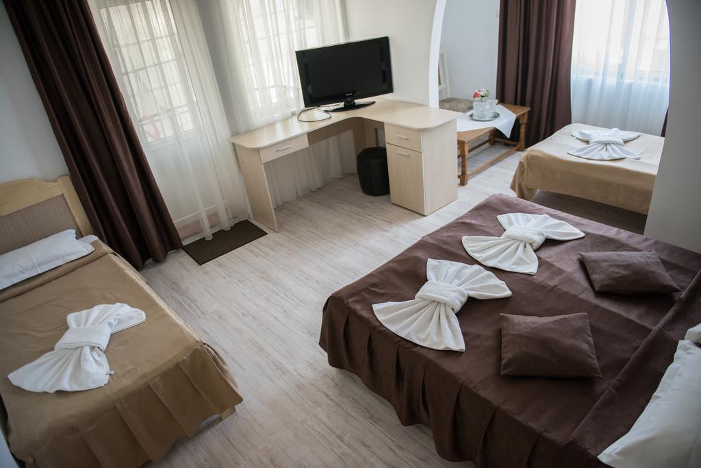 Hotel Dynes Eforie Nord Buitenkant foto