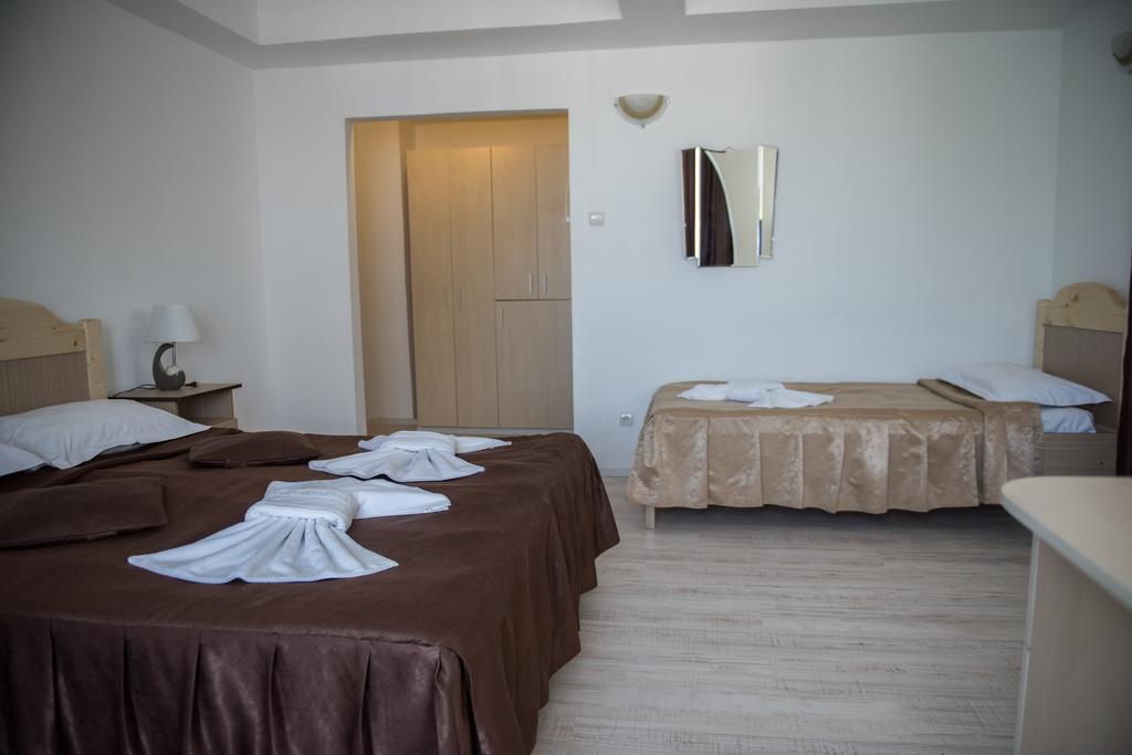 Hotel Dynes Eforie Nord Buitenkant foto
